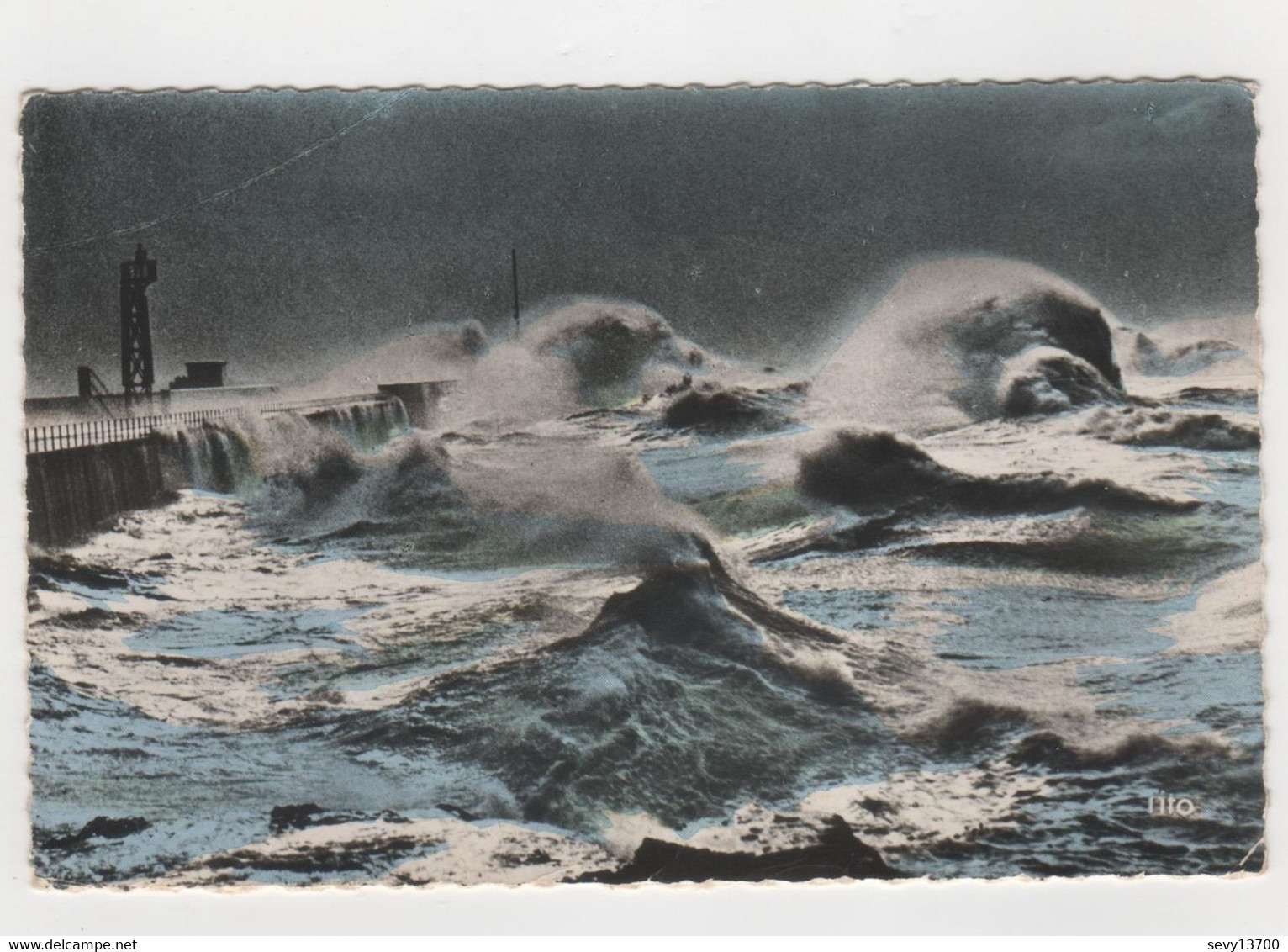 2 Cartes Postales Le Havre Tempête à La Jetée Nord - Le Croisic Un Jour De Tempête - Altri & Non Classificati