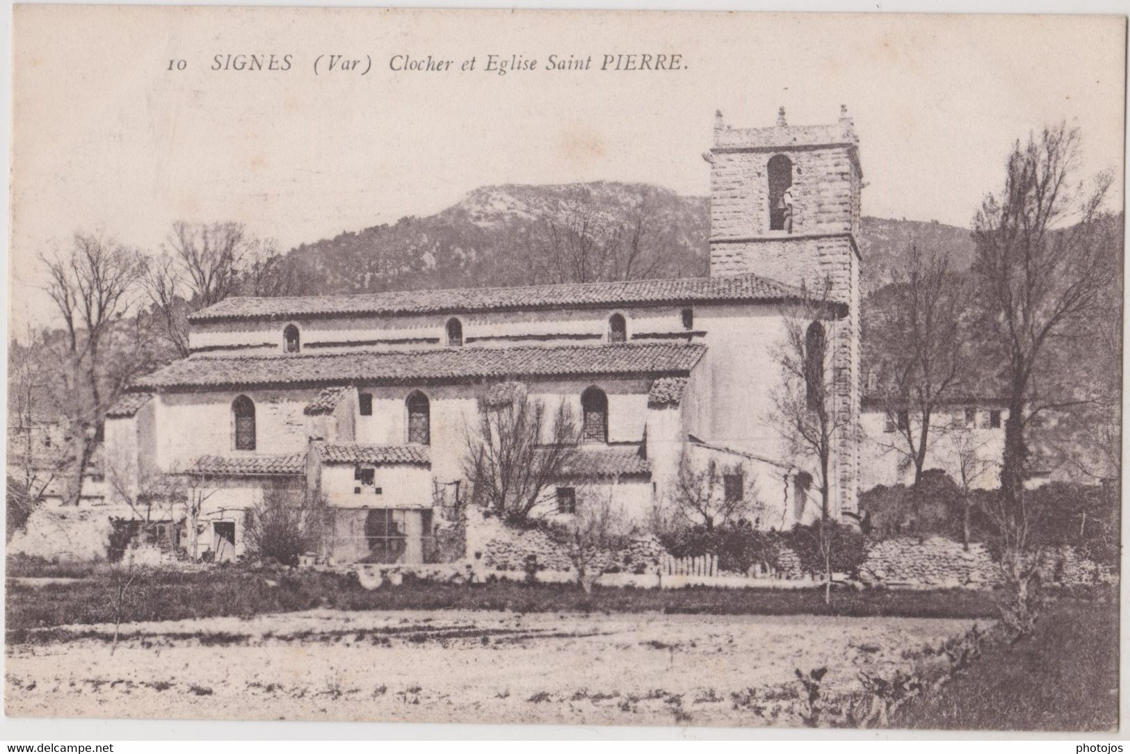 CPA Signes (83)  Clocher Et église Saint Pierre Du Village   Ed Marius Bar N° 10 - Signes