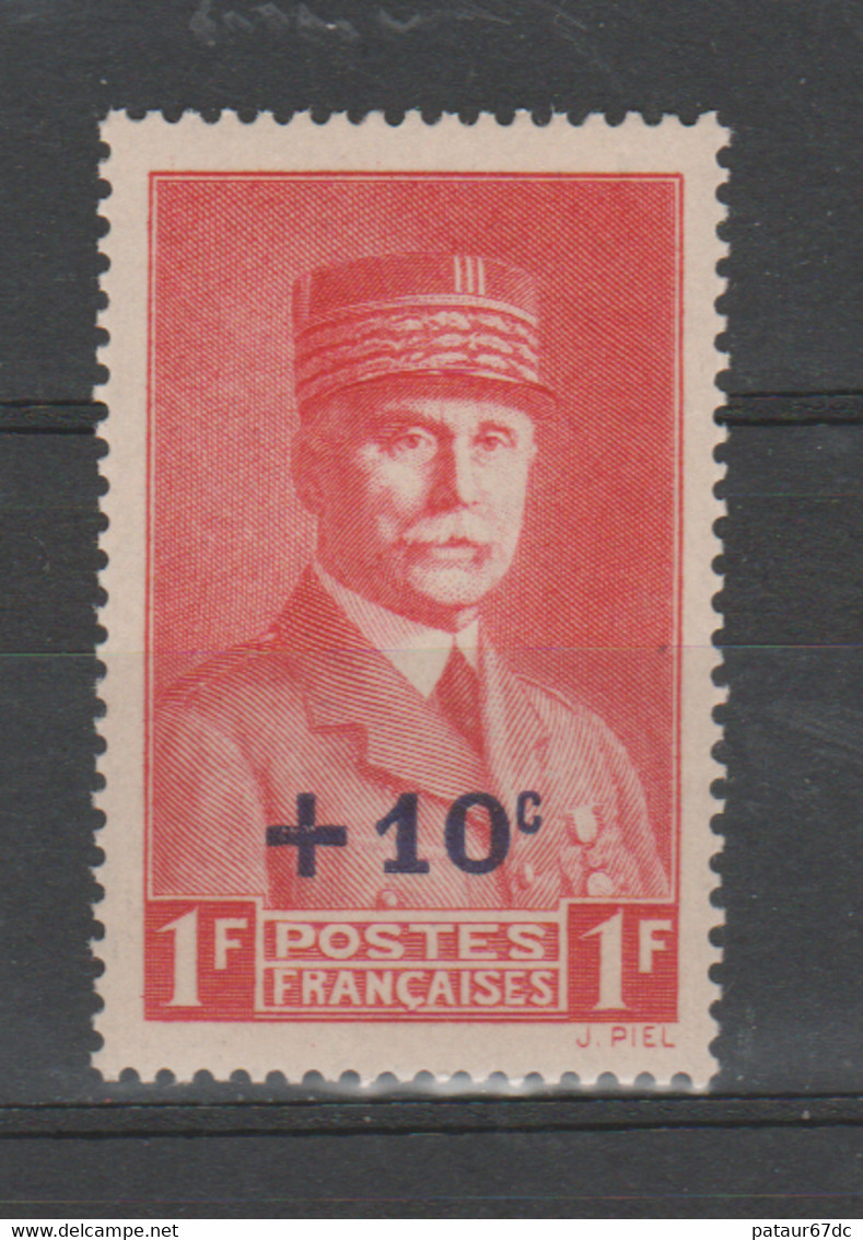 FRANCE / 1941 / Y&T N° 494 ** : Pétain Surchargé + 10c X 1 - Neufs