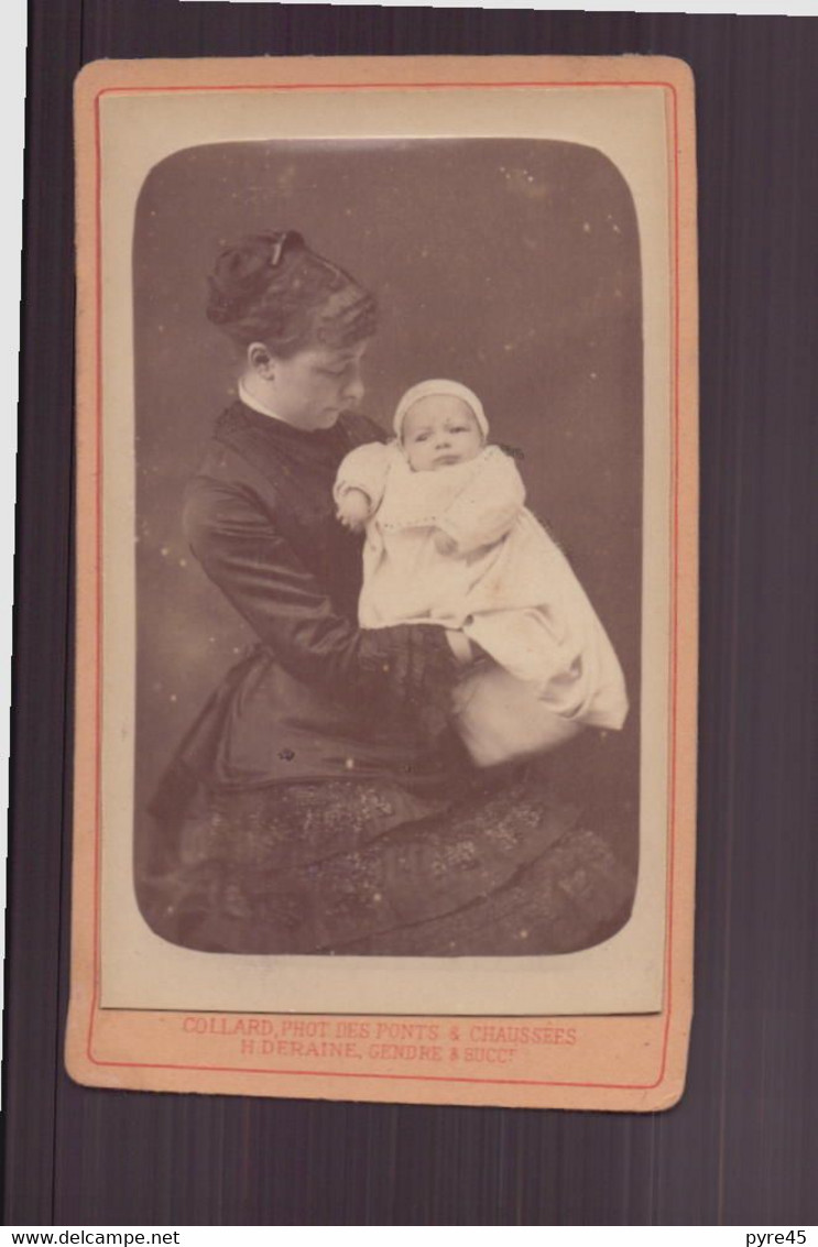 Photo CDV ( 10.5 X 6.5 Cm ) Femme Tenant Son Bébé Dans Ses Bras  ( Photographe Collard à Paris ) - Anciennes (Av. 1900)