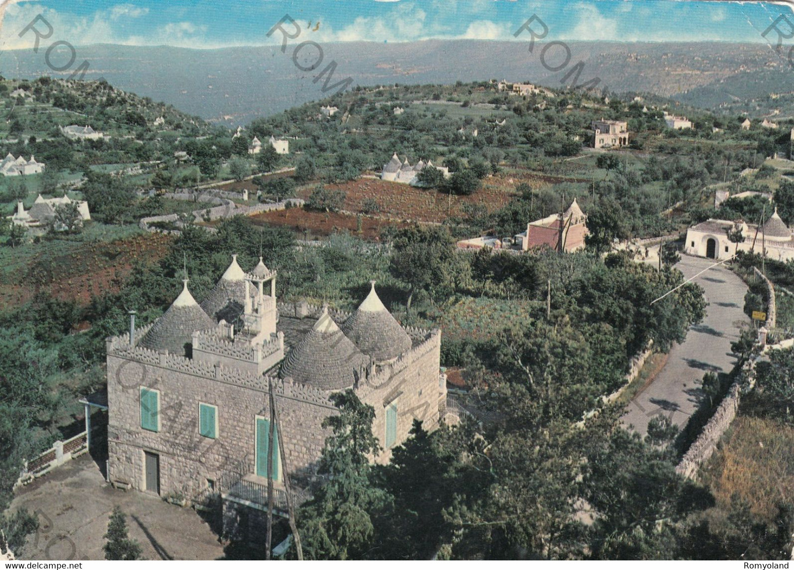 CARTOLINA   ALBEROBELLO, PUGLIA, SELVA DI FASANO, PANORAMA COSTUMI,ANIMATA,  VIAGGIATA 1969 - Bari