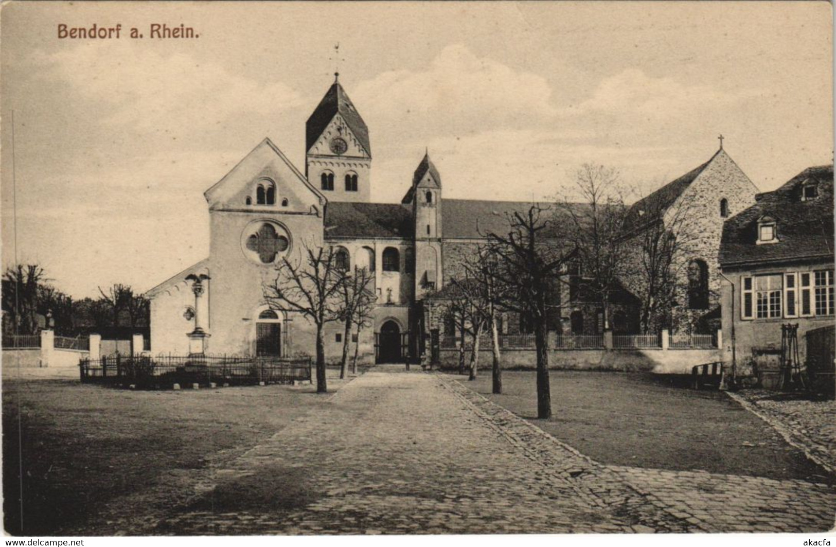 CPA AK Bendorf - Platz Mit Kirche GERMANY (1069146) - Bendorf