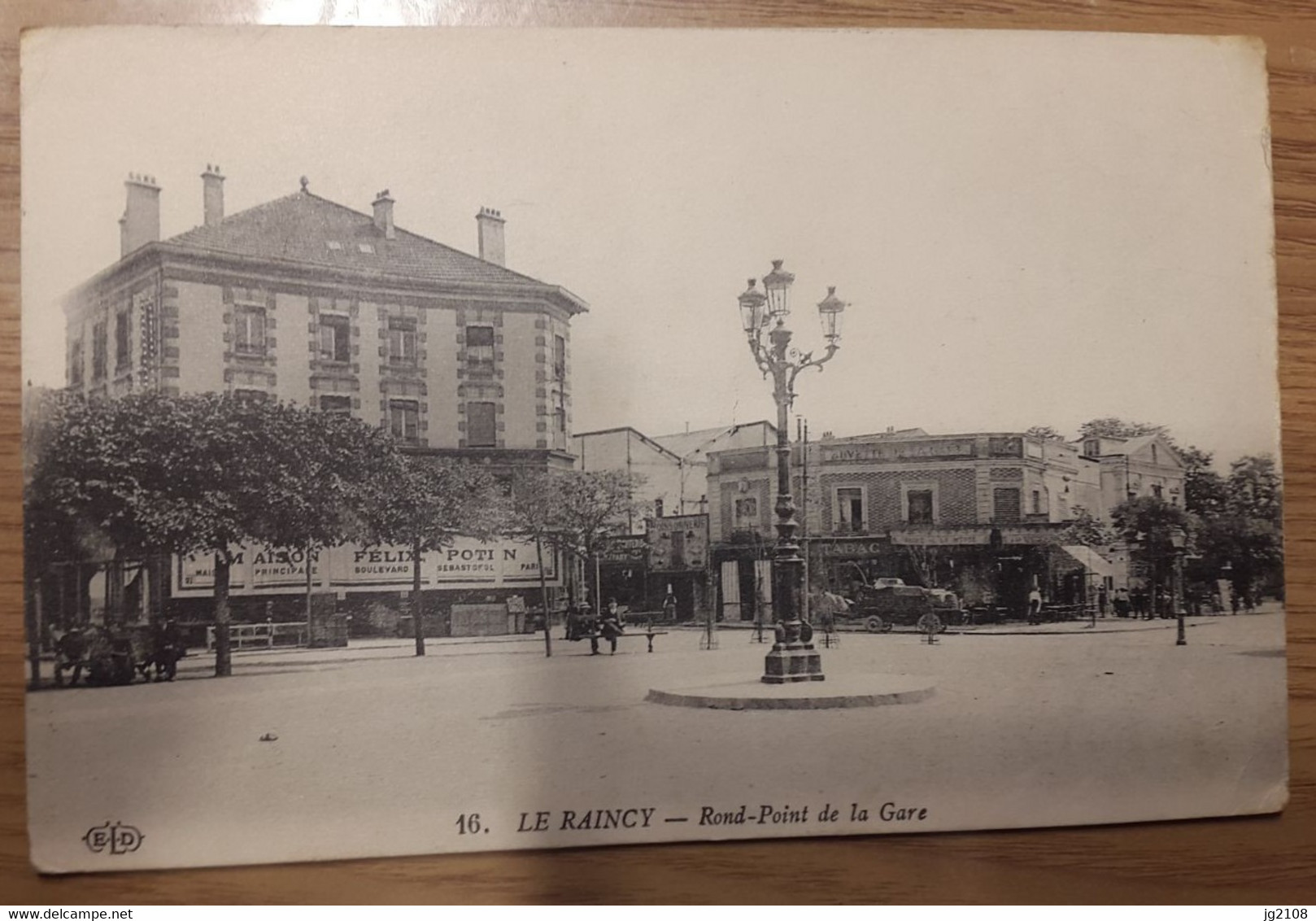 Carte Postale Le Raincy Rond Point De La Gare (magasin Maison Félix Potin) 1914 - Le Raincy