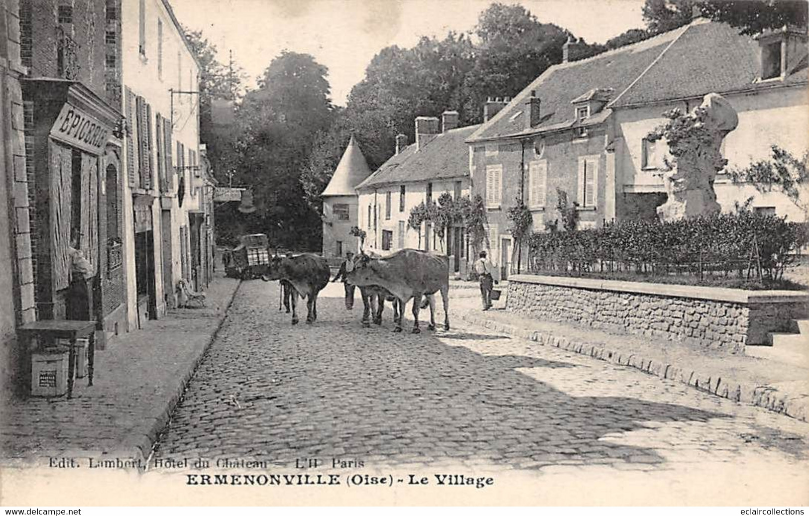 Ermenonville       60       Le Village  - Vaches-    (voir Scan) - Ermenonville