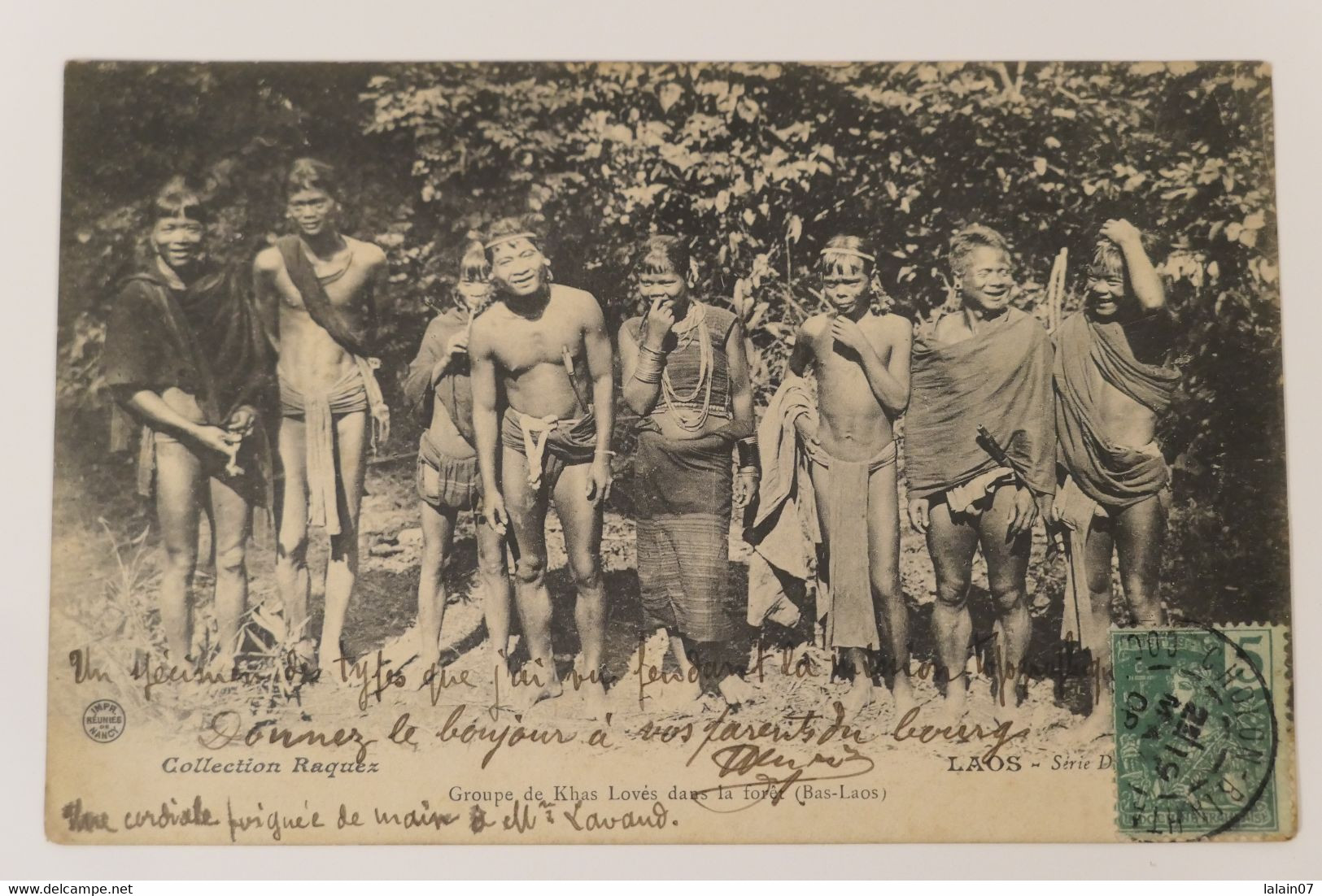 C. P. A. : LAOS : Groupe De Khas Lovés Dans La Forêt, Timbre En 1908 - Laos