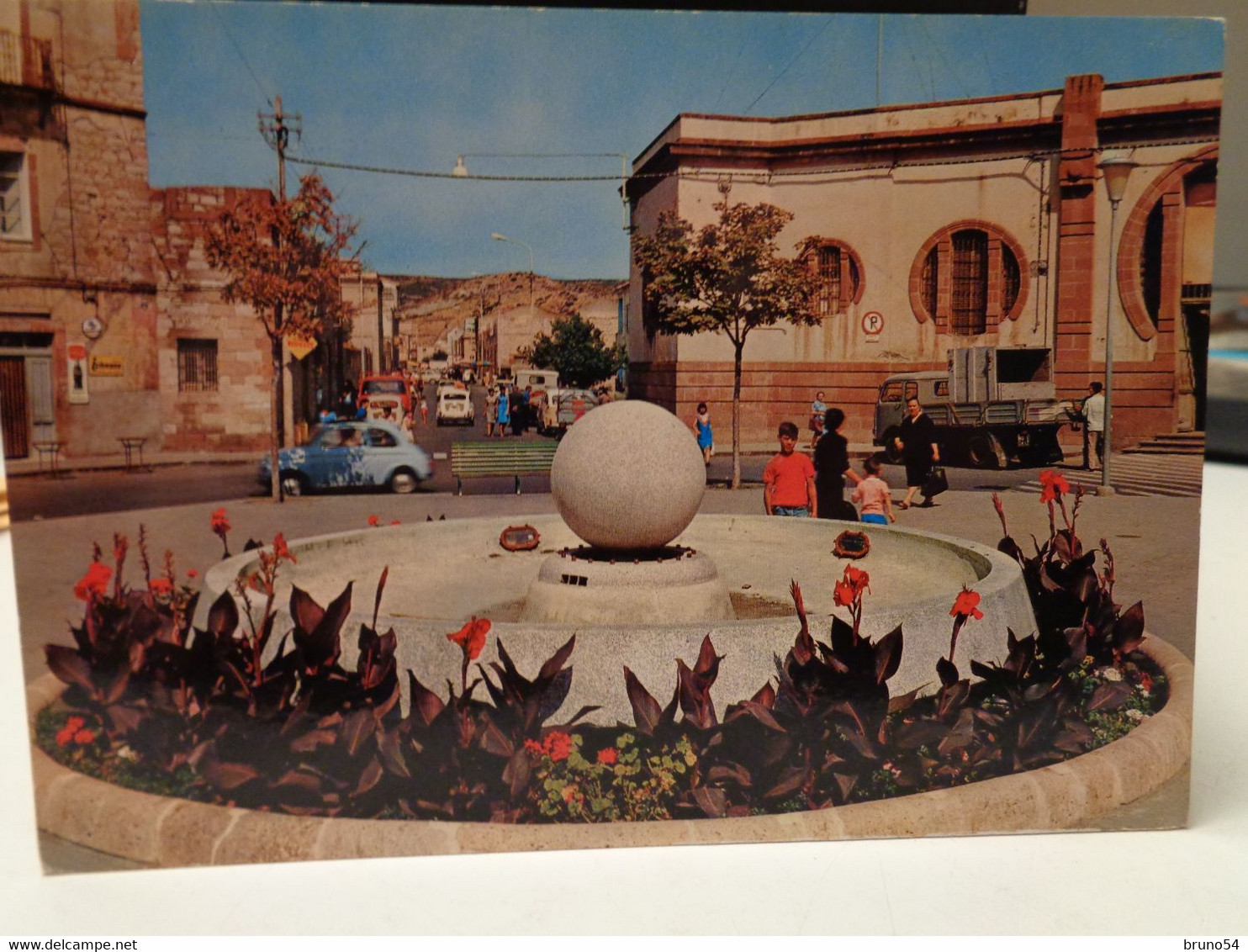 Cartolina  Bosa  Prov Oristano  Piazza Del Mercato  1970 Auto Fontana - Oristano