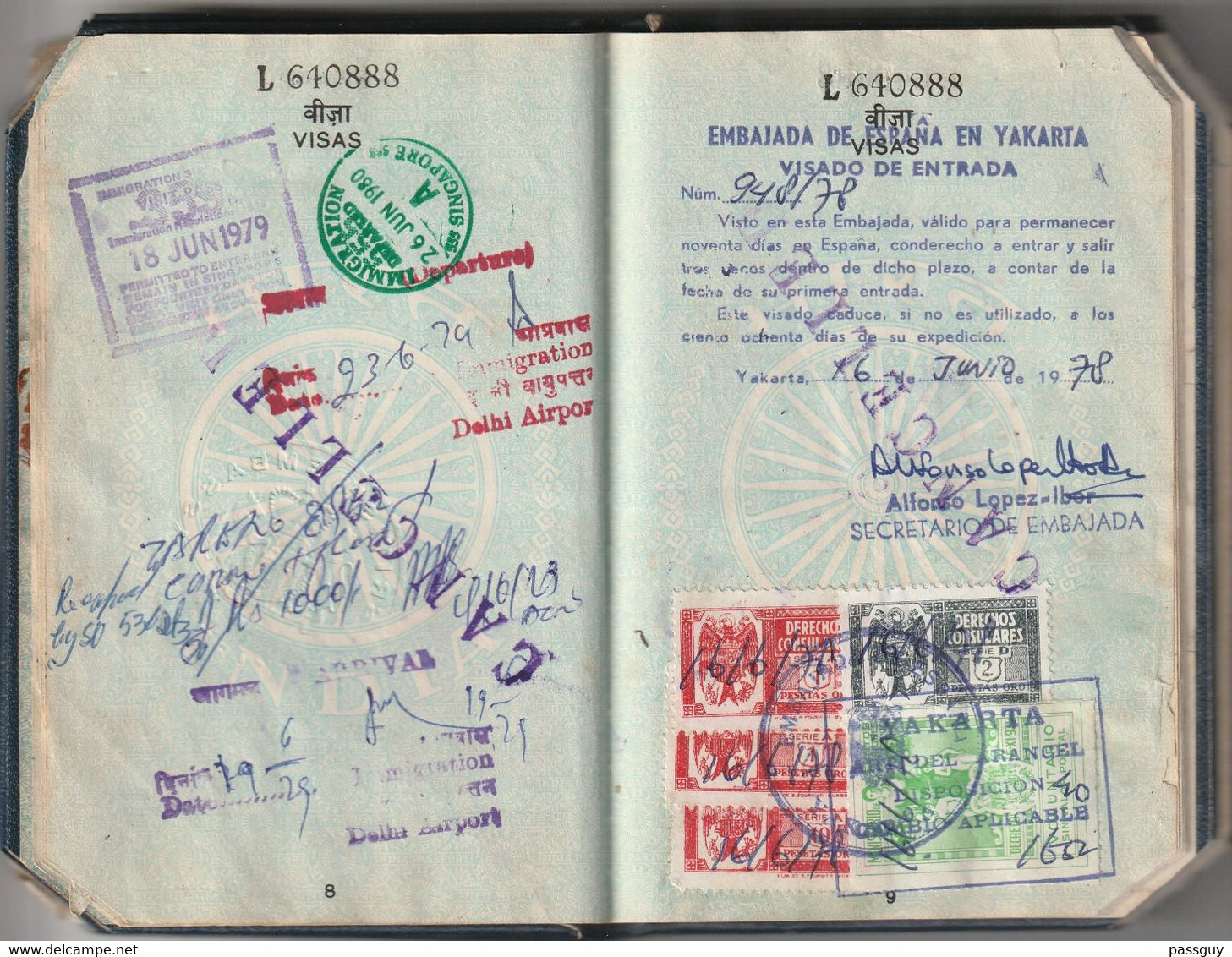 RARE : INDIA  Triple Passport 1972- 1978 - 1981 INDE Triple Passeport –  Reisepaß – Revenues/Fiscaux