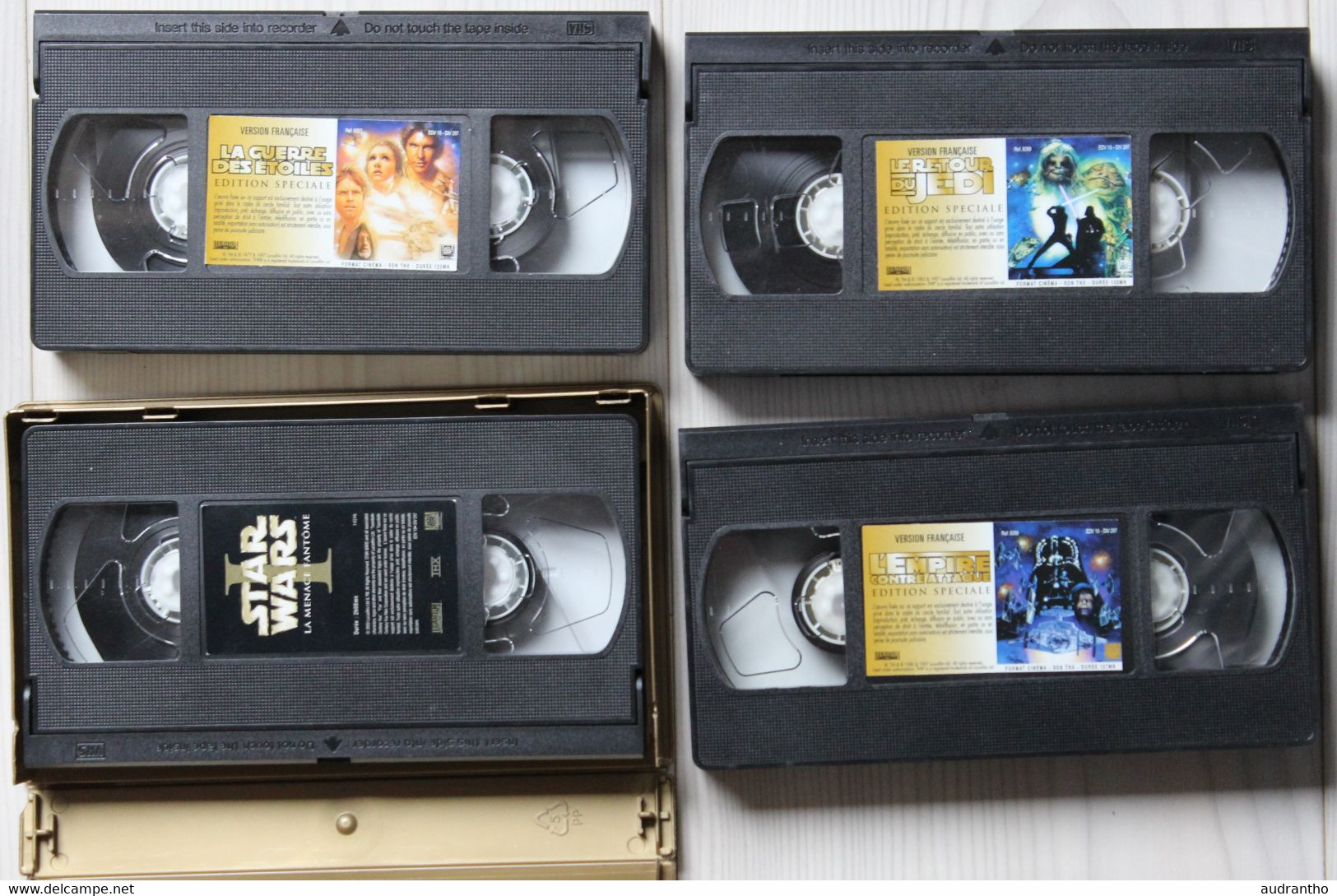 4 Cassettes Vidéos VHS Collector STAR WARS La Guerre Des étoiles L'empire Contre Attaque Retour Du Jedi Menace Fantôme - Collections, Lots & Séries