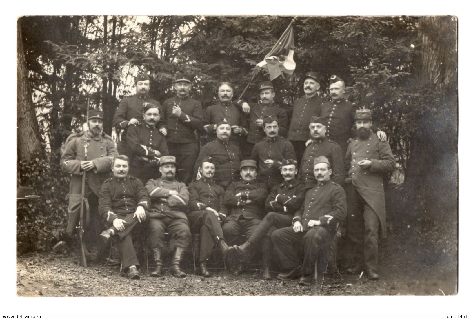 CPA 3039 - MILITARIA - Carte Photo Militaire - Un Groupe De Soldats Du 9 ème Rgt D'Artillerie à Pied - Personen