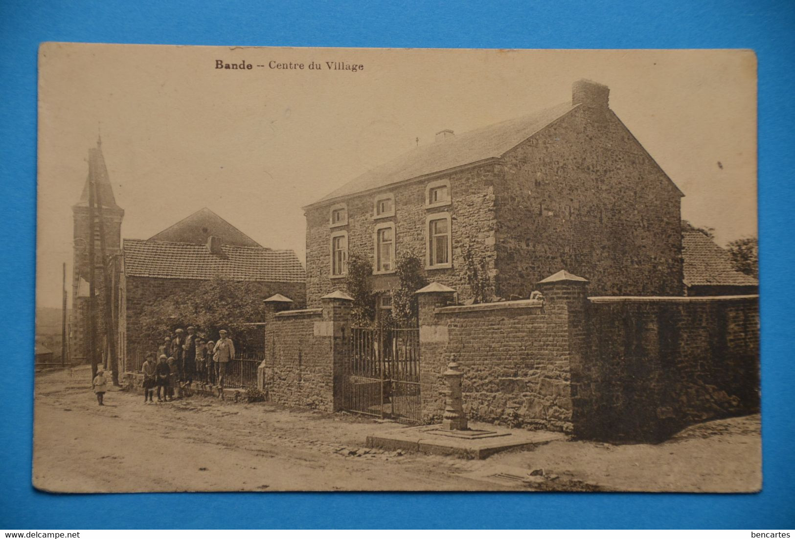 Bande 1927 Près De Marche: Le Centre Du Village Animée - Nassogne