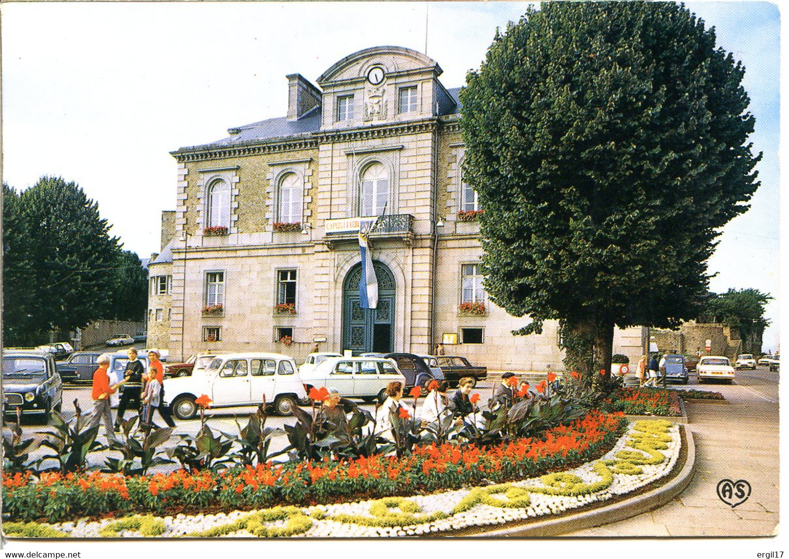 50300 AVRANCHES - Hôtel De Ville, Quelques Voitures - écrite - Avranches