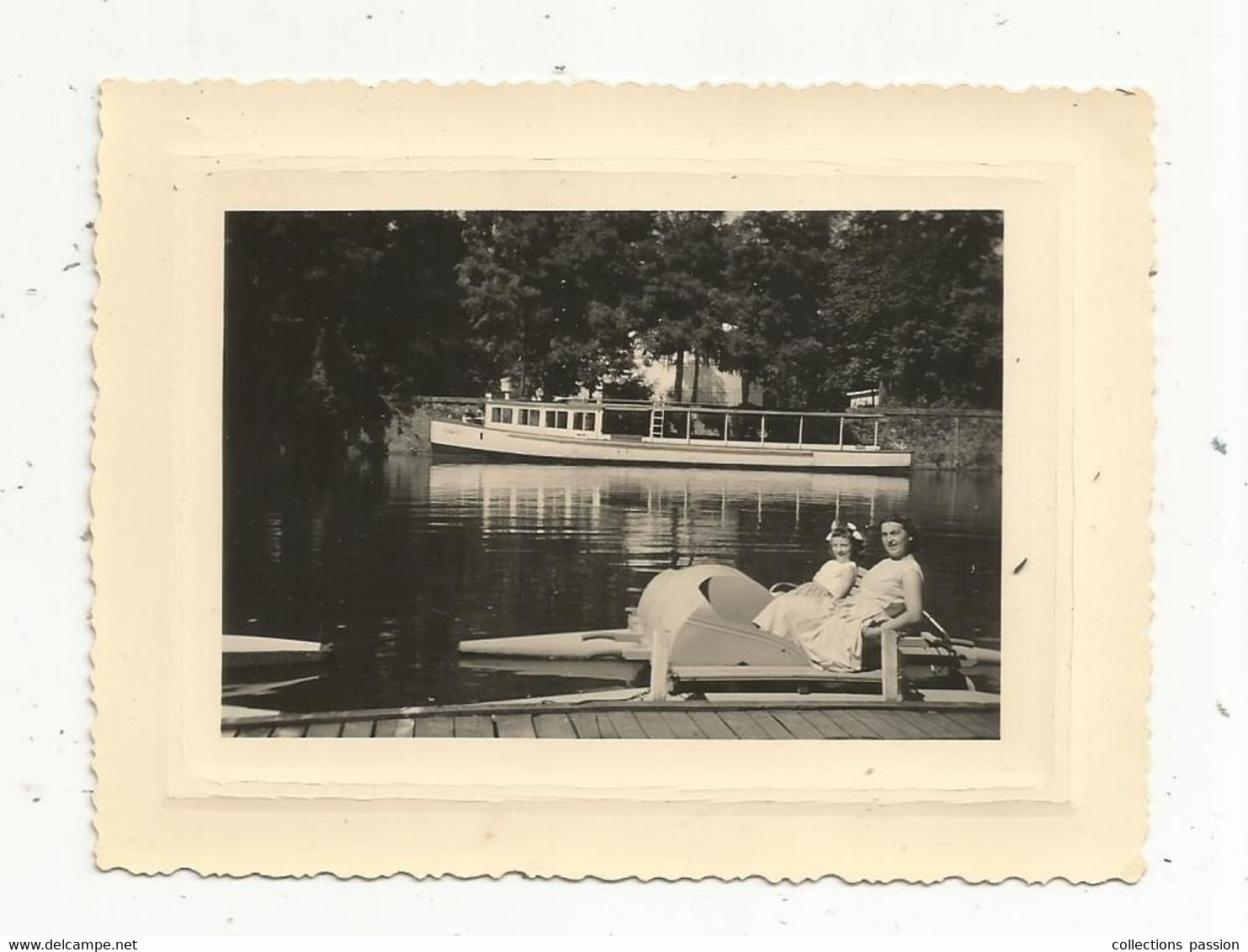 Photographie , Bateaux , Pédalo , 105 X 90 Mm - Barche