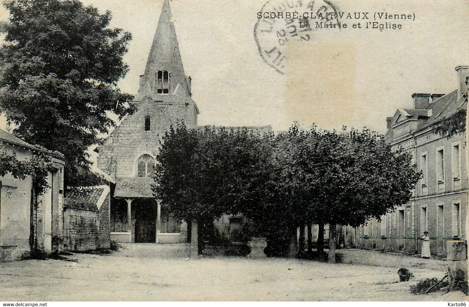 Scorbé Clairvaux * Place De L'église Et La Mairie - Scorbe Clairvaux