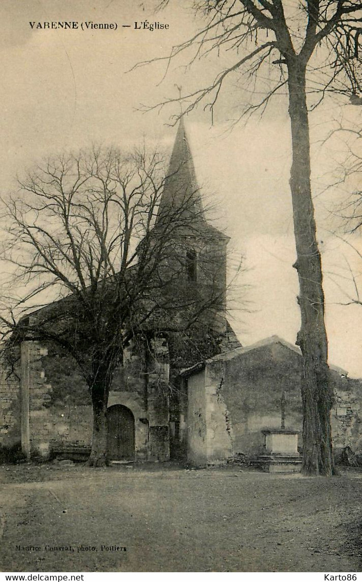 Varenne * Place De L'église Du Village - Scorbe Clairvaux