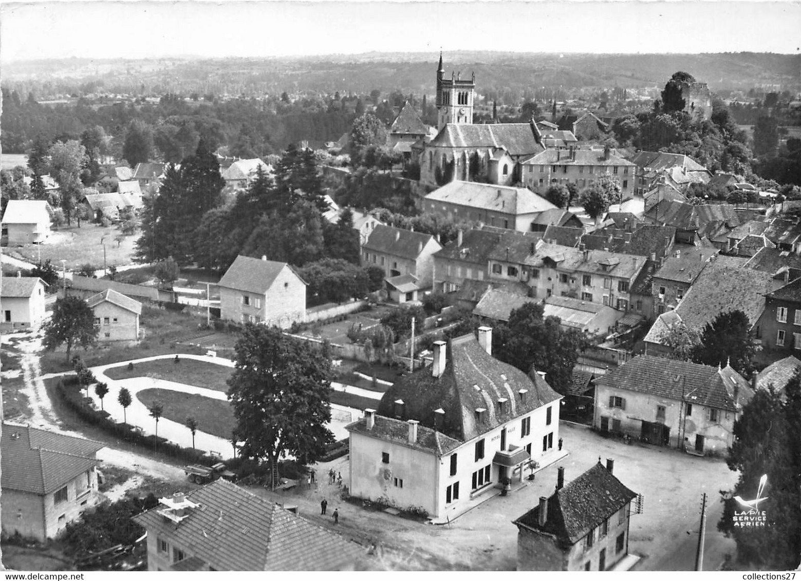 38-MORESTEL- PLACE DE LA MAISON VUE DU CIEL - Morestel