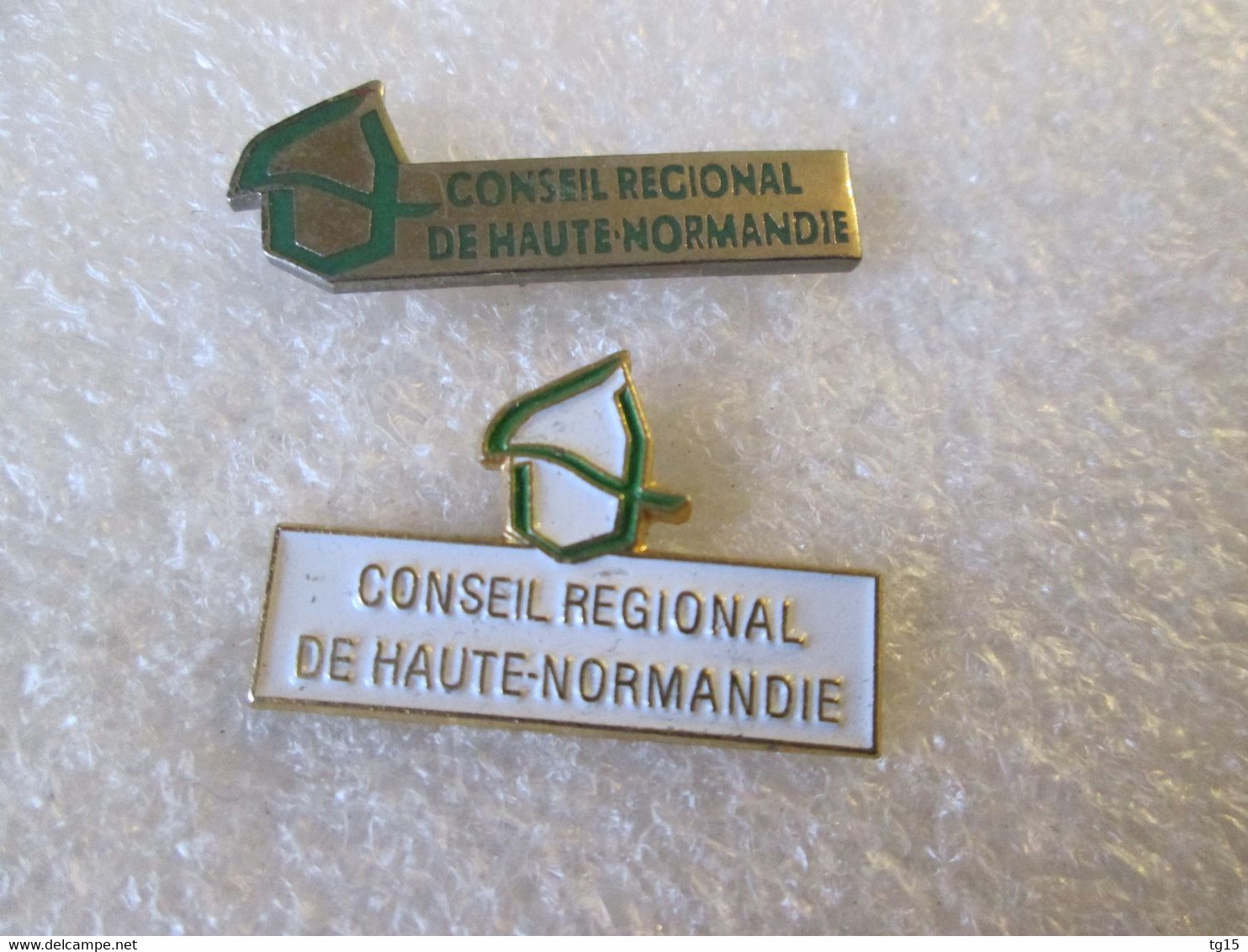 PIN'S   LOT 2 CONSEIL REGIONAL DE HAUTE NORMANDIE - Administrations