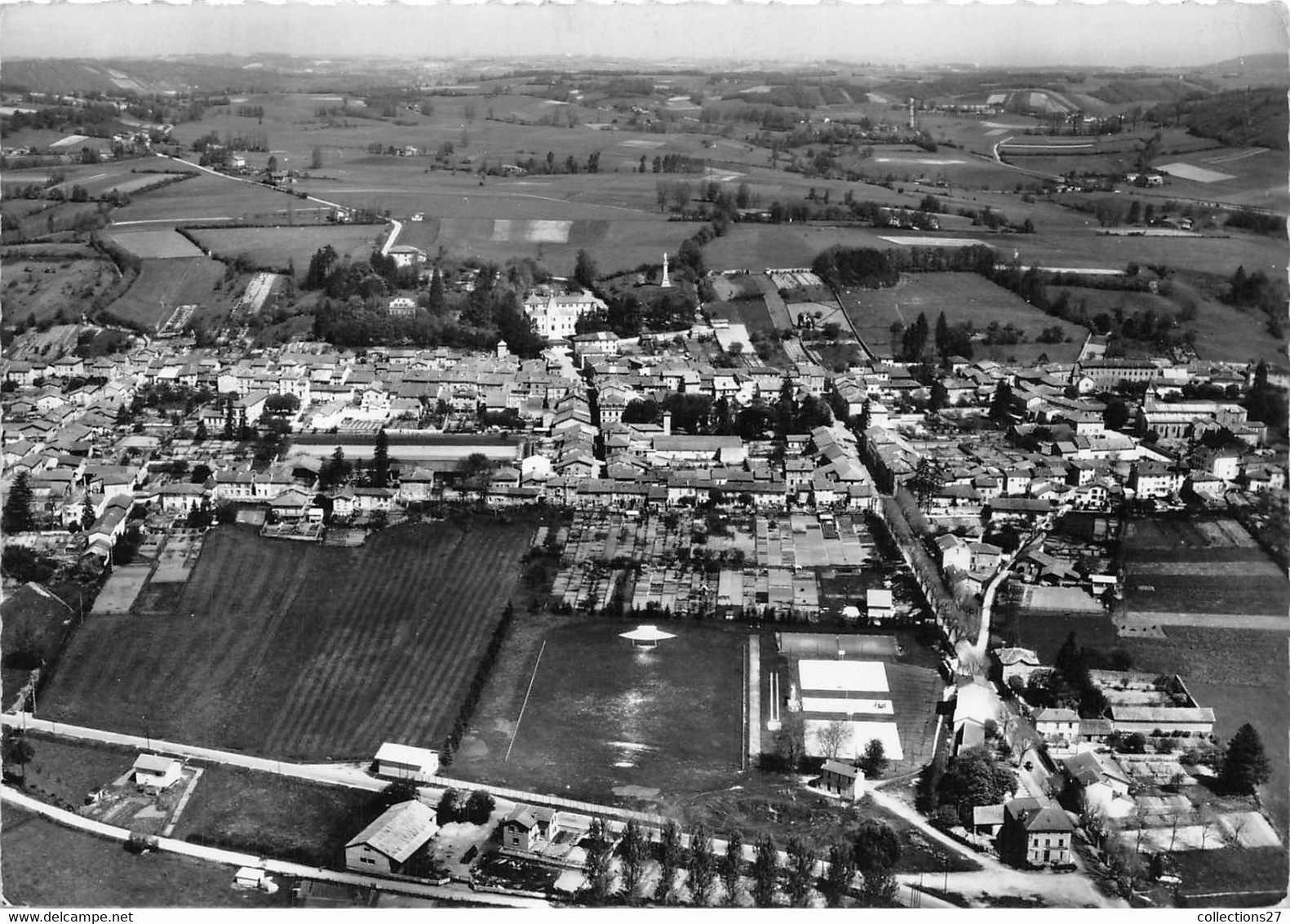 38-SAINT-JEAN-DE-BOURNAY- VUE GENERALE  AERIENNE AU 1er PALN LE STADE - Saint-Marcellin