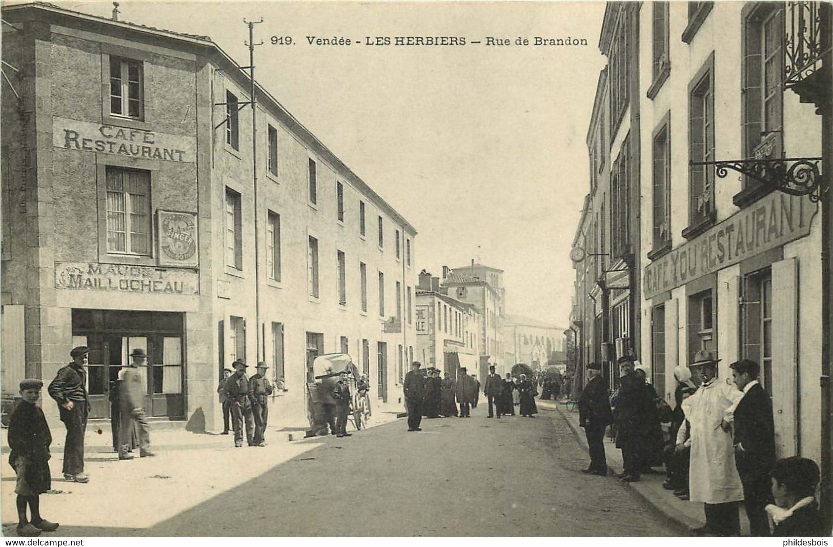 VENDEE  LES HERBIERS   La Rue De Brandon - Les Herbiers