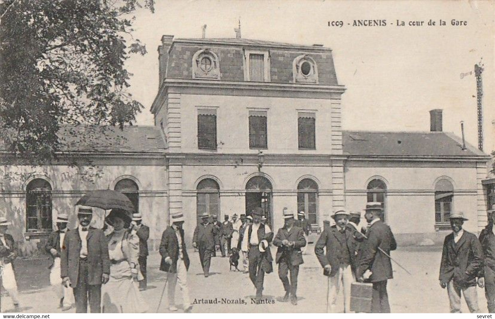 ANCENIS. - La Cour De La Gare - Ancenis