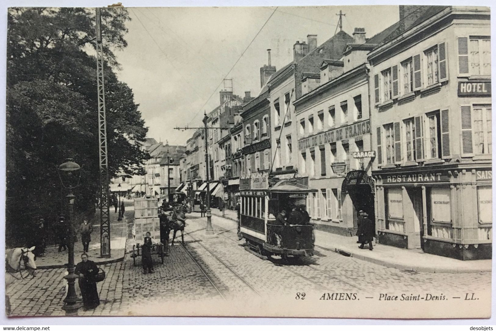 82 AMIENS._Place Saint-Denis - Amiens