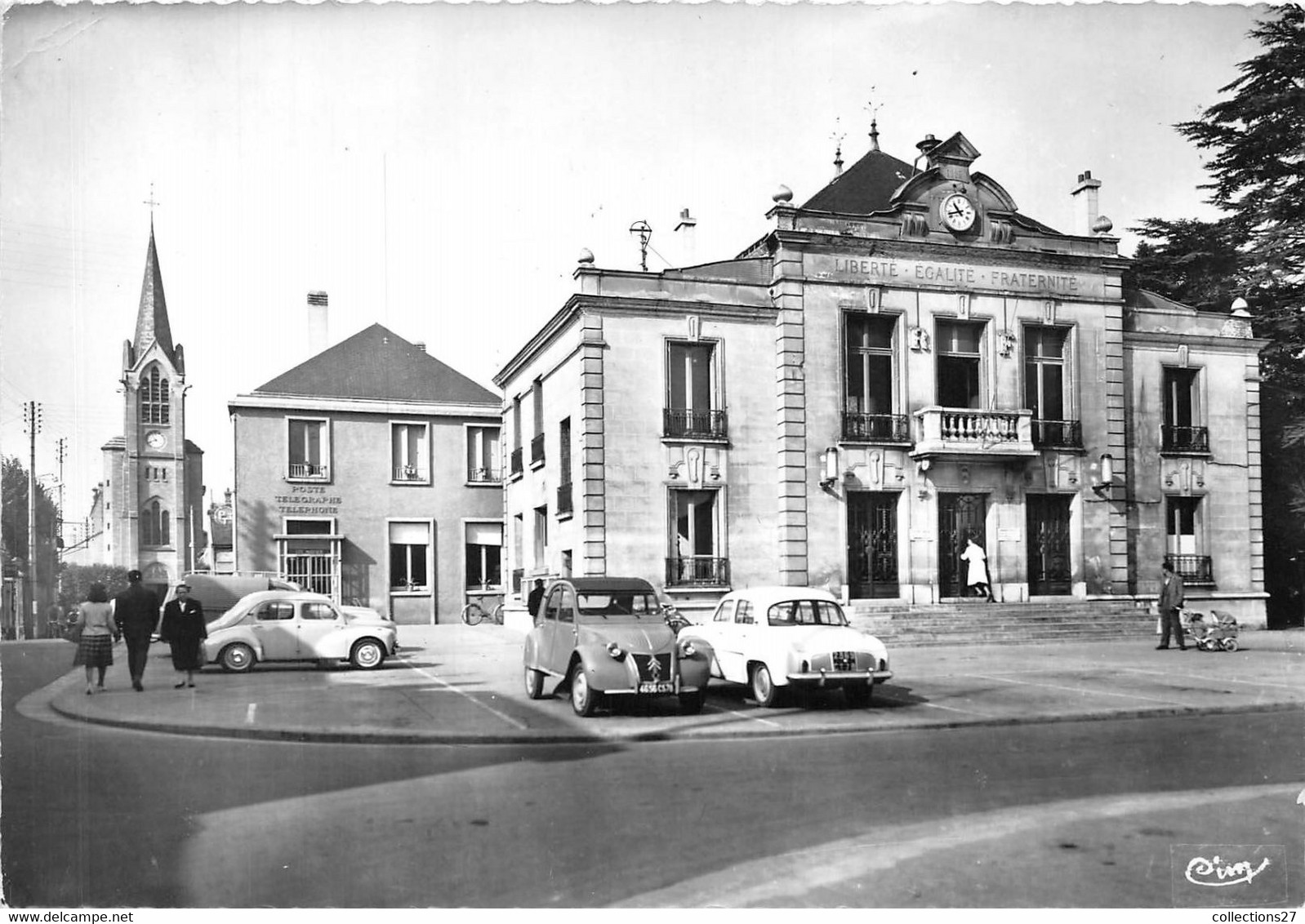 78-LES-MUREAUX- LA MAIRIE , LA POSTE, ET L'EGLISE - Les Mureaux