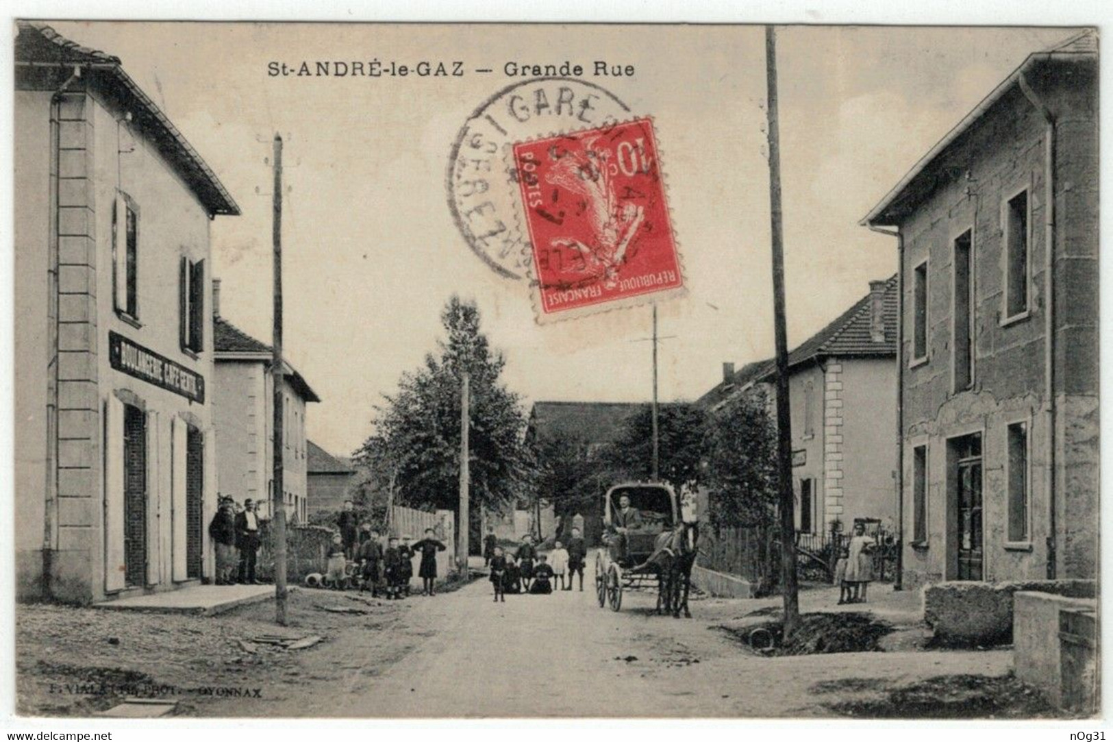 38 - ST-ANDRE-le-GAZ - Grande Rue. - Saint-André-le-Gaz