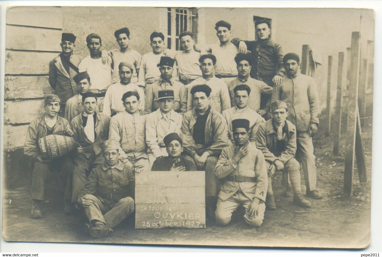 CARTE PHOTO MILITARIA ORIGINALE Groupe Soldats 5ème Régiment Spahis En 1927 - Regiments