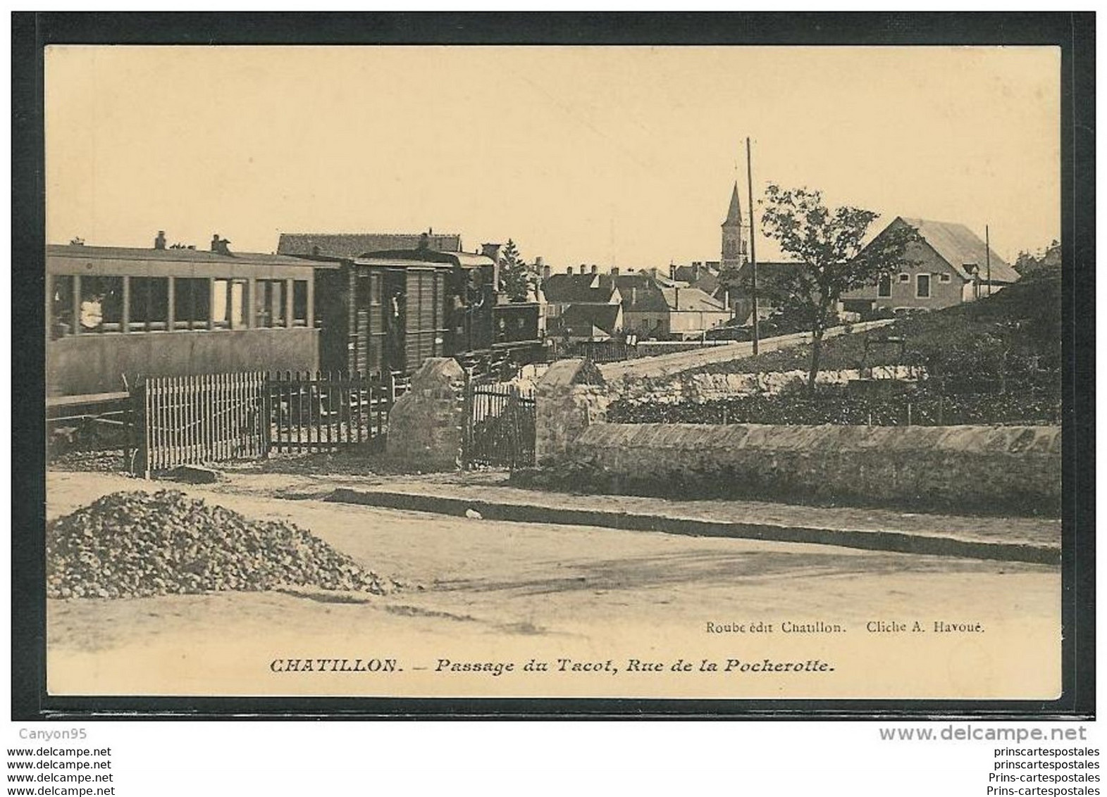 CPA 58 Chatillon Rue De La Pocherotte Et Le Train Tramway Ligne De Saint Saulge à Moulins Engilbert - Chatillon En Bazois