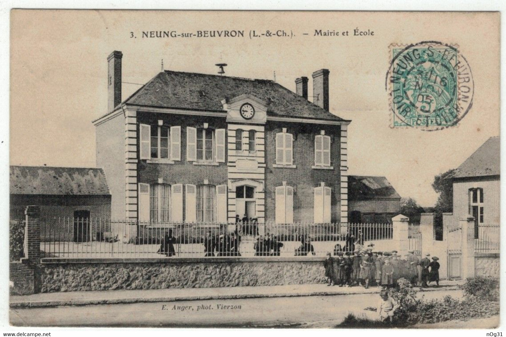 41 - Mairie Et Ecole. - Neung Sur Beuvron