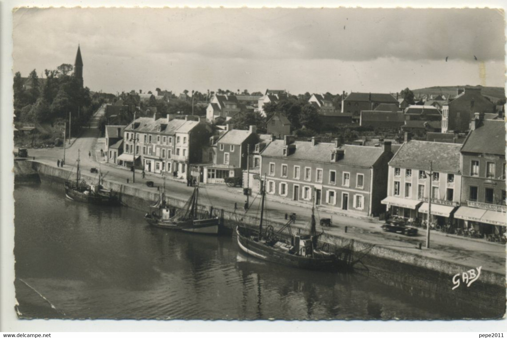 CPA 14 PORT EN BESSIN Quai Félix Faure Bateaux Quai Maisons Clocher - Port-en-Bessin-Huppain