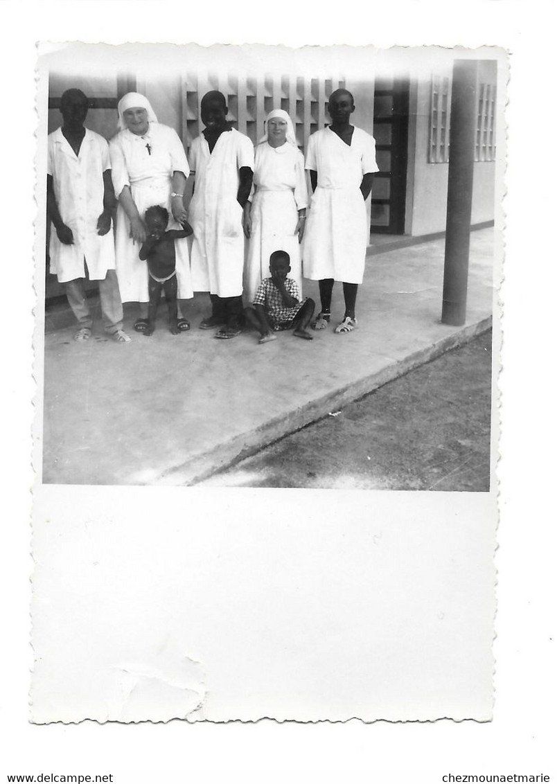 AFRIQUE - RELIGIEUSES SEMINARISTE DE GAGNOA SOEUR INFIRMIERE AIDE INFIRMIER - PHOTO - Geïdentificeerde Personen