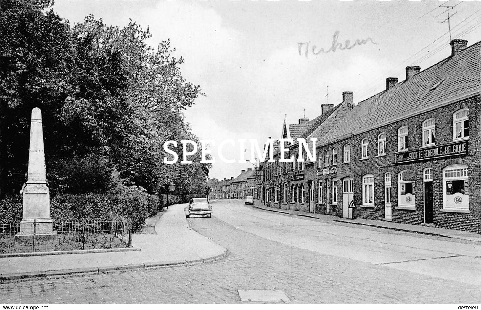 Westbroekstraat En 19de Linie Monument - Merkem - Houthulst