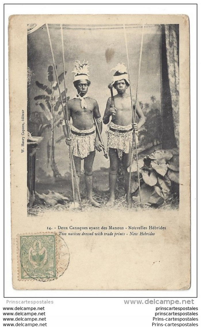 CPA Nouvelles Hébrides Deux Canaques Ayant Des Manous - Vanuatu