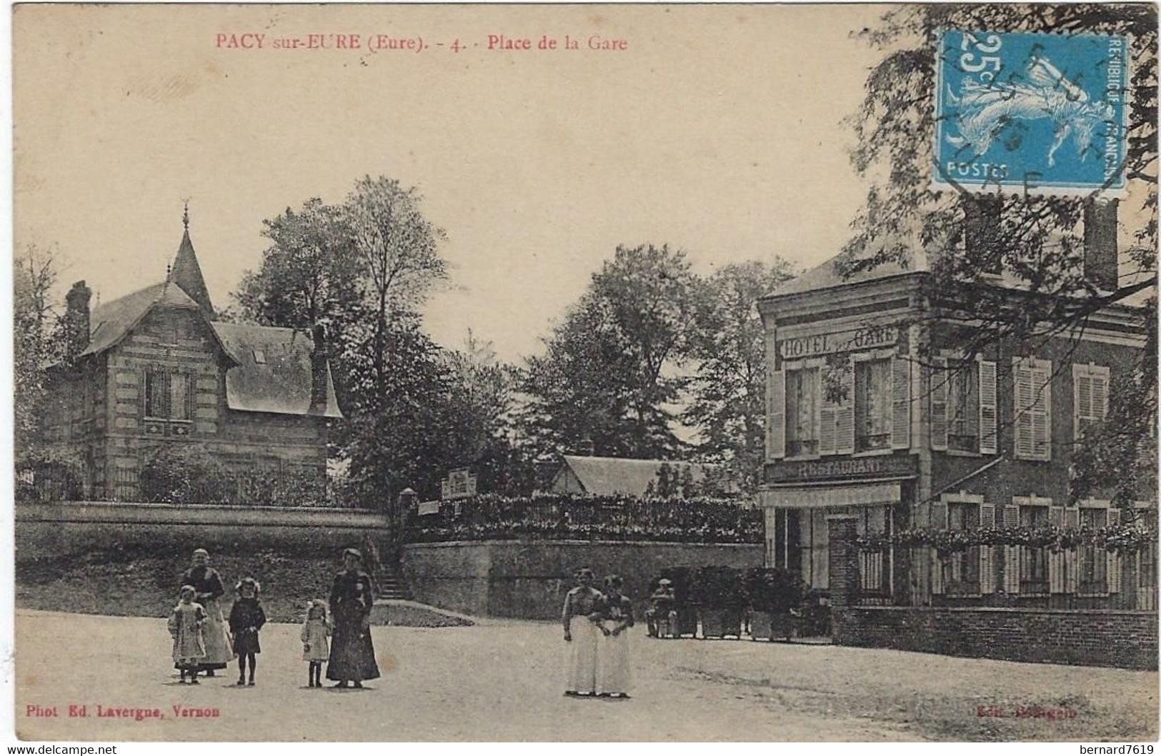 27  Pacy Sur Eure  Place De La Gare - Pacy-sur-Eure