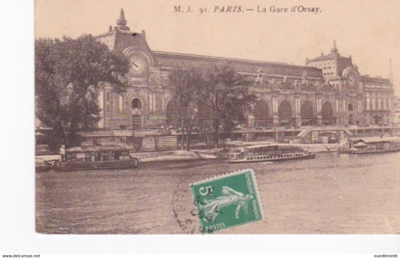 Paris La Gare D'Orsay, Bateau Mouche - Bahnhöfe Ohne Züge
