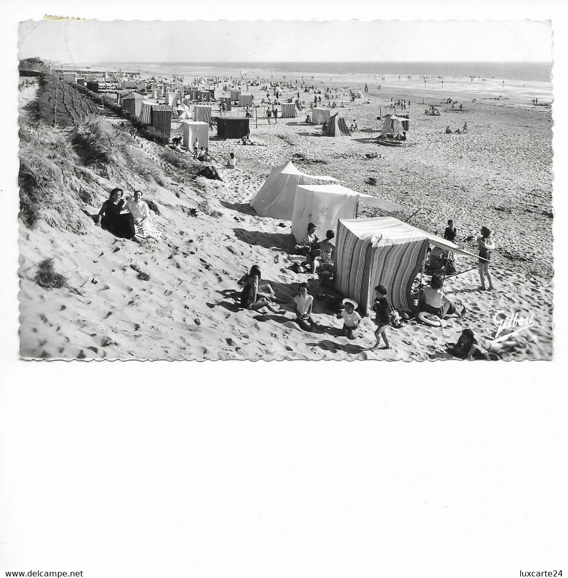 MONTALIVET LES BAINS. LA PLAGE VUE DES DUNES. - Autres & Non Classés