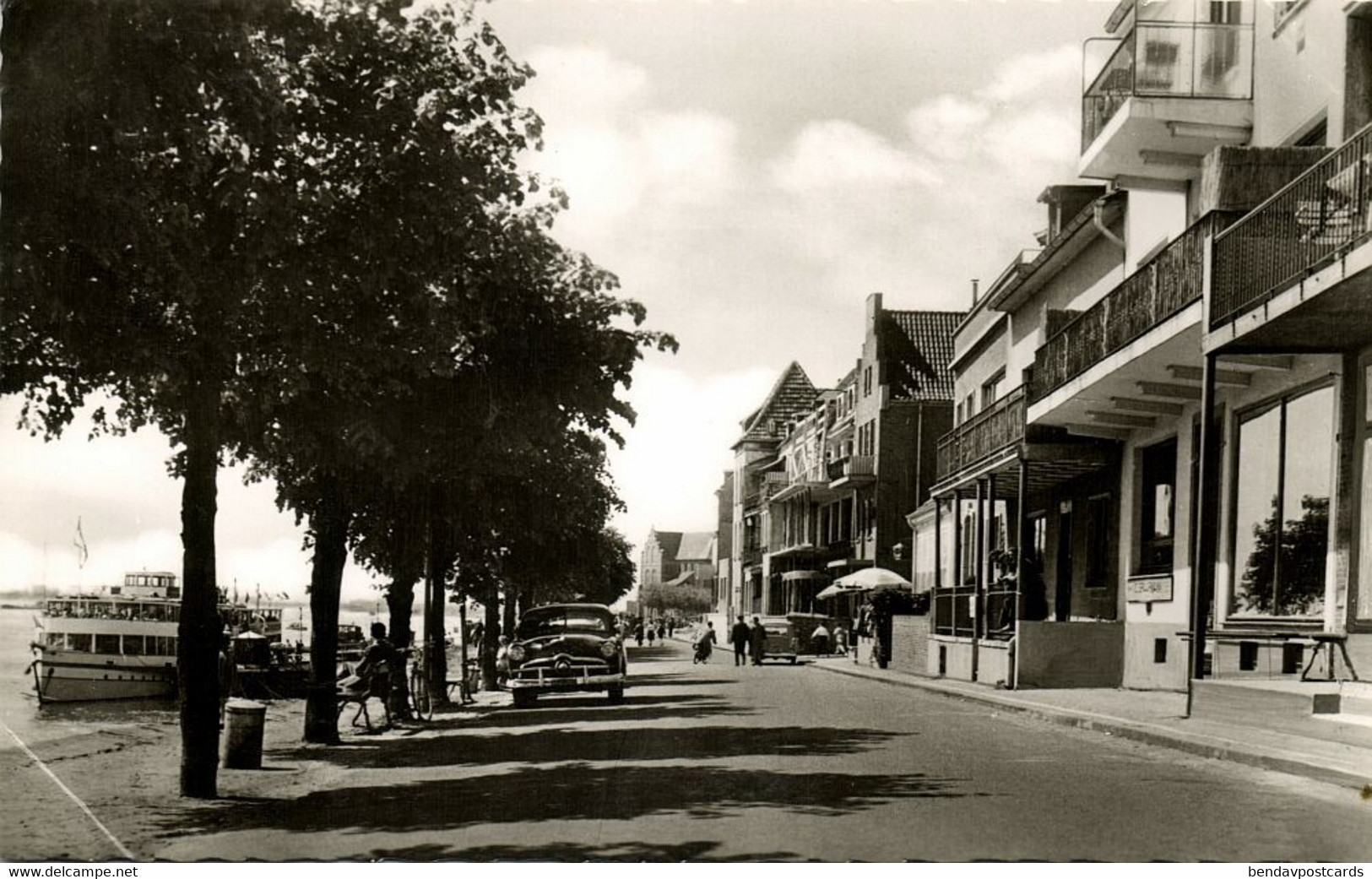 EMMERICH Am Rhein, Blick Auf Die Promenade, Auto (1960s) AK - Emmerich