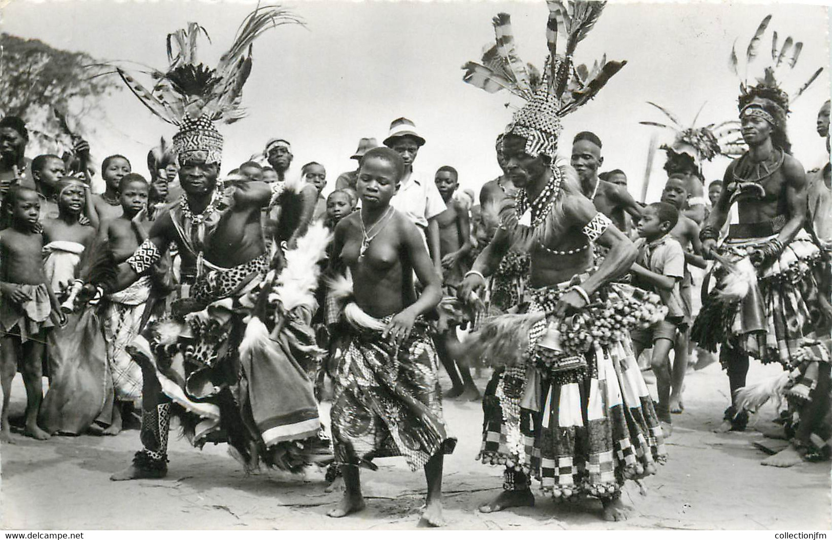 CPSM CONGO BELGE "Mweka, Danses Chez Les Bakubas" - Belgian Congo