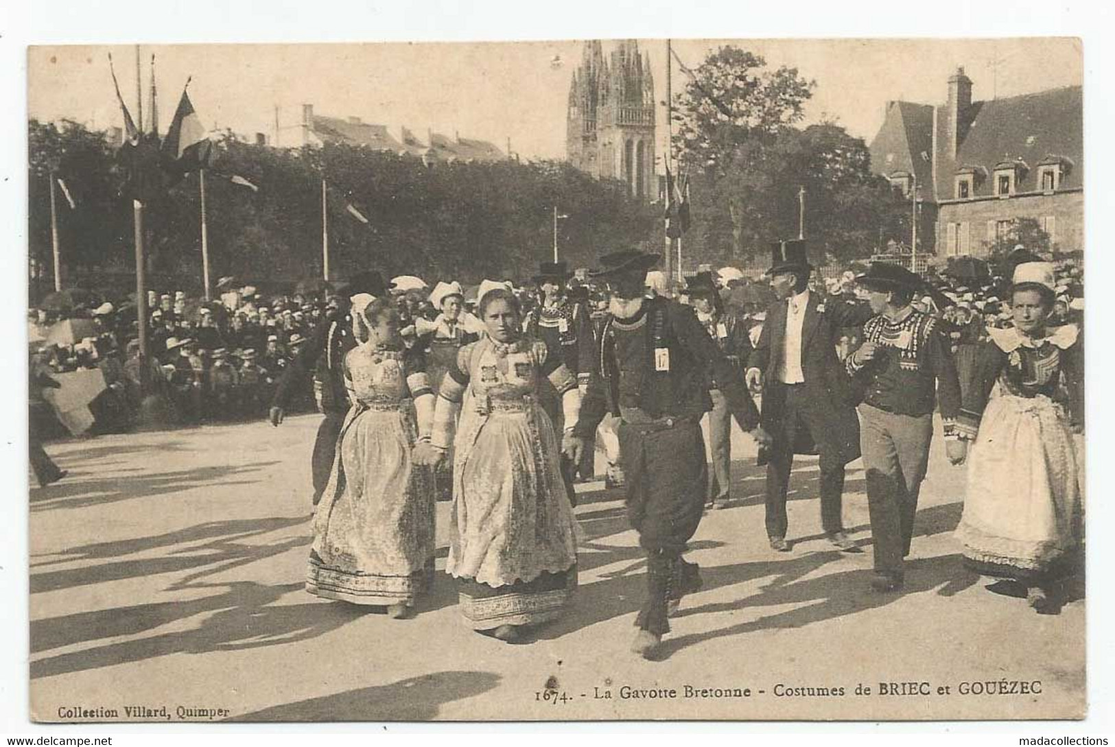 Gouézec (29 - Finistère) La Gavotte Bretonne , Costumes De Briec Et Gouézec - Gouézec