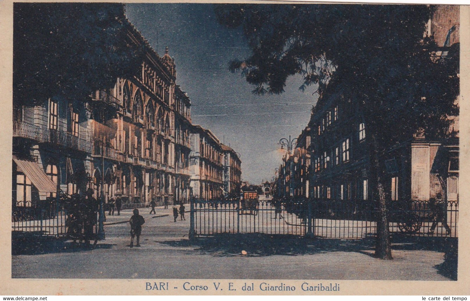 Cartolina BARI - Corso Vittorio Emanuele Dal Giardino Garibaldi. - Bari