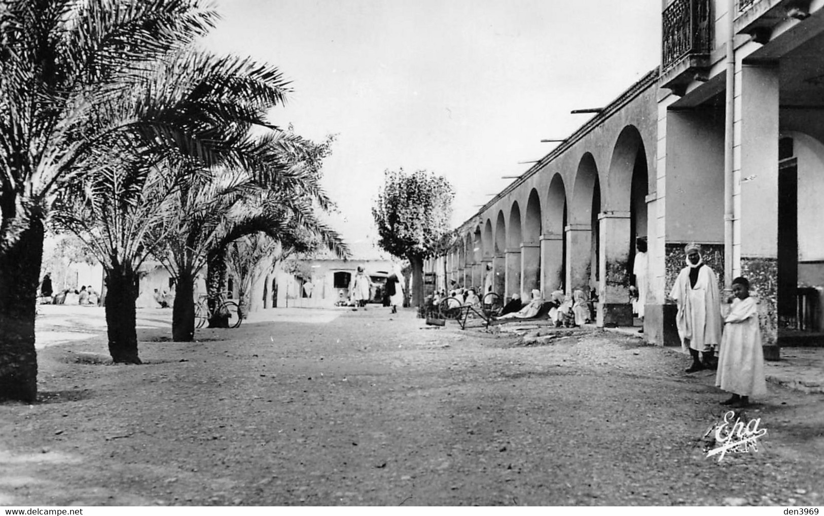 Algérie - M'SILA - Place Loussel Et Les Arcades - M'Sila