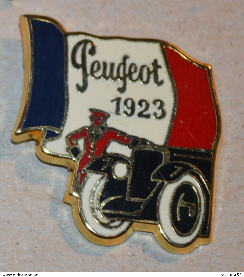 Rare Pin's Peugeot Vieux Model De Véhicule - Peugeot