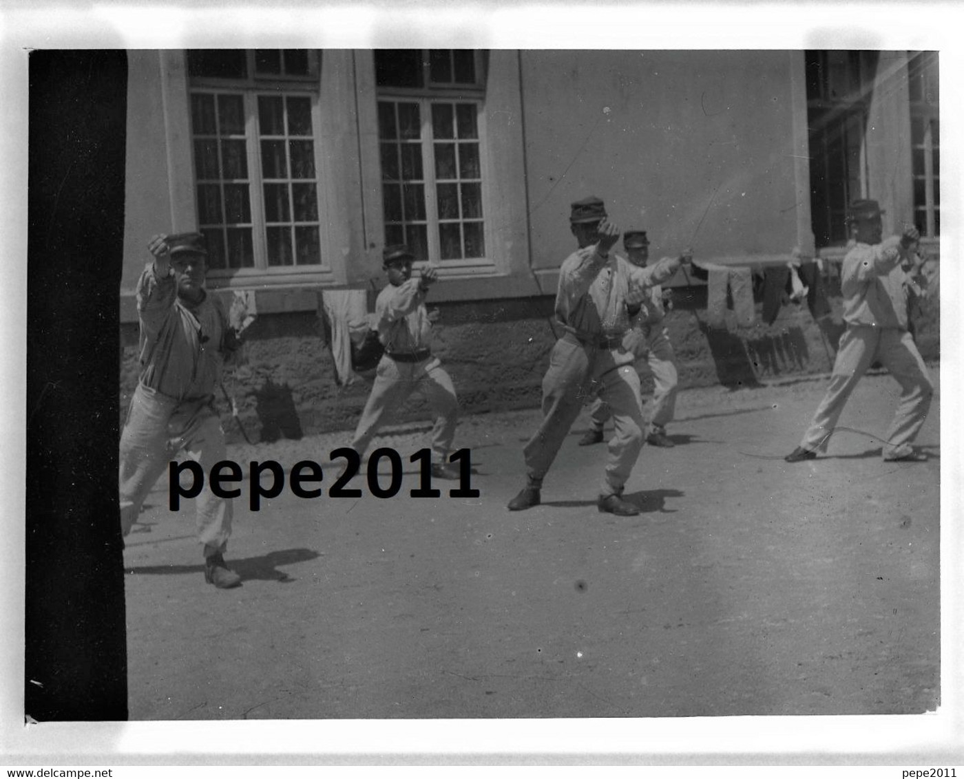 9 Négatifs Photo Plaque De Verre CLERMONT FERRAND En 1900  Rues Animées, Procession, Militaires, Soldats  (Cf SCANS) - Diapositiva Su Vetro
