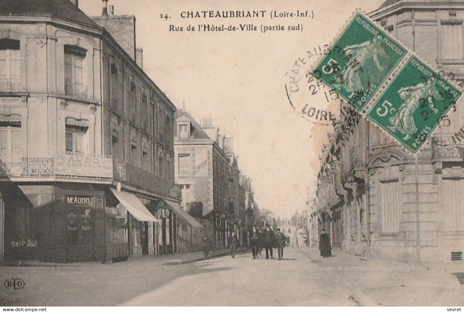 CHATEAUBRIANT. - Rue De L'Hôtel De Ville(partie Sud). Cliché RARE - Châteaubriant