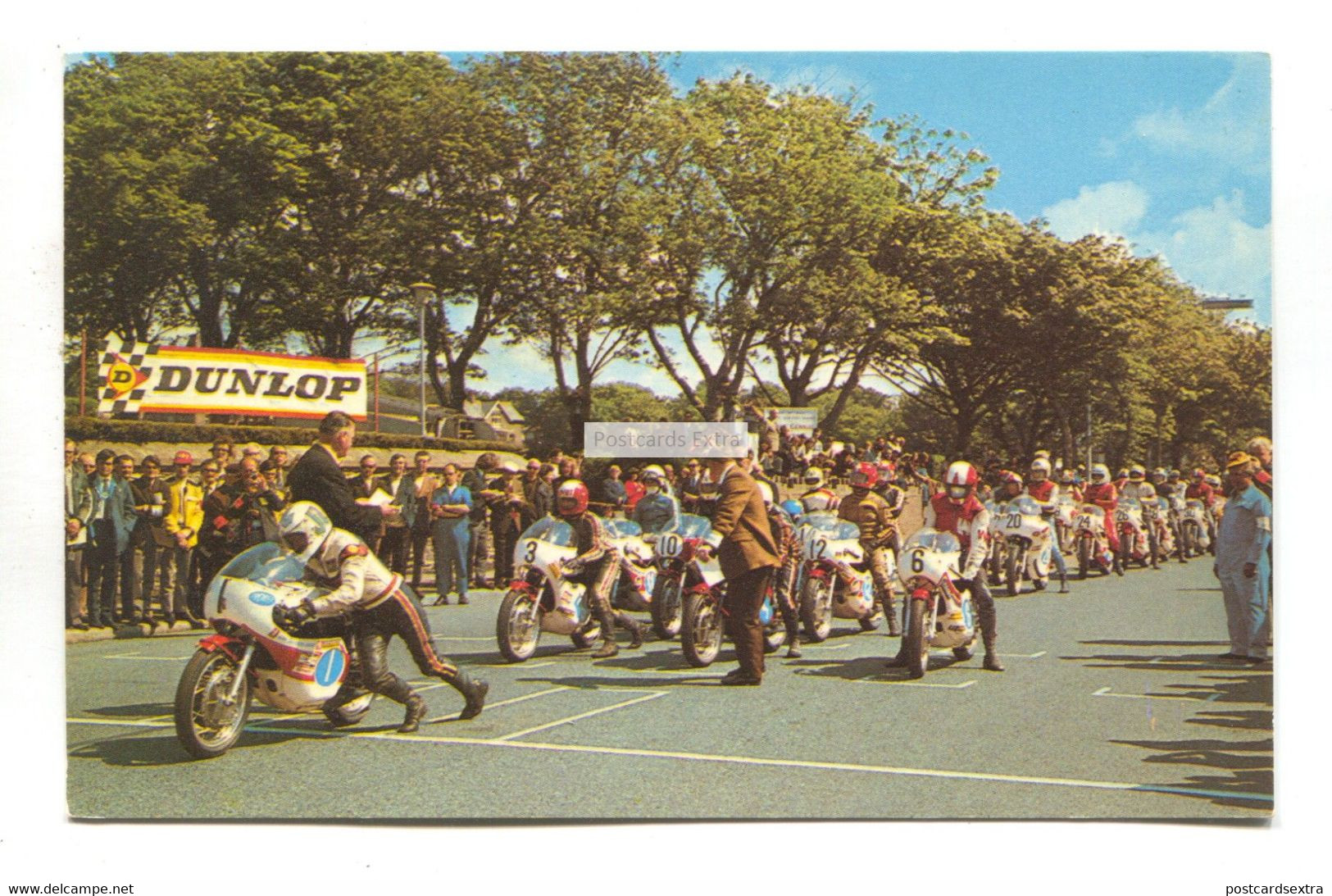 TT Races, Isle Of Man - Riders On Starting Grid - C1970's Postcard - Isola Di Man (dell'uomo)