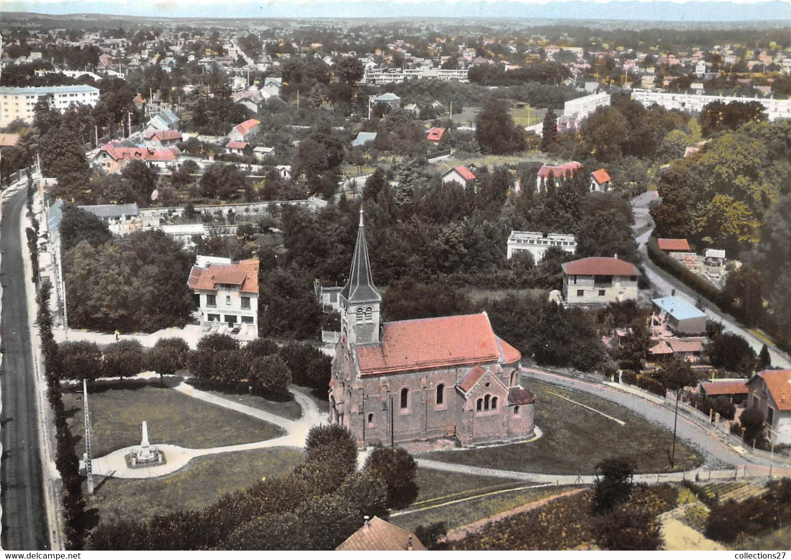 91-SAINTE-GENEVIEVE-DES-BOIS- L'EGLISE PAROISSIALE VUE DU CIEL - Sainte Genevieve Des Bois