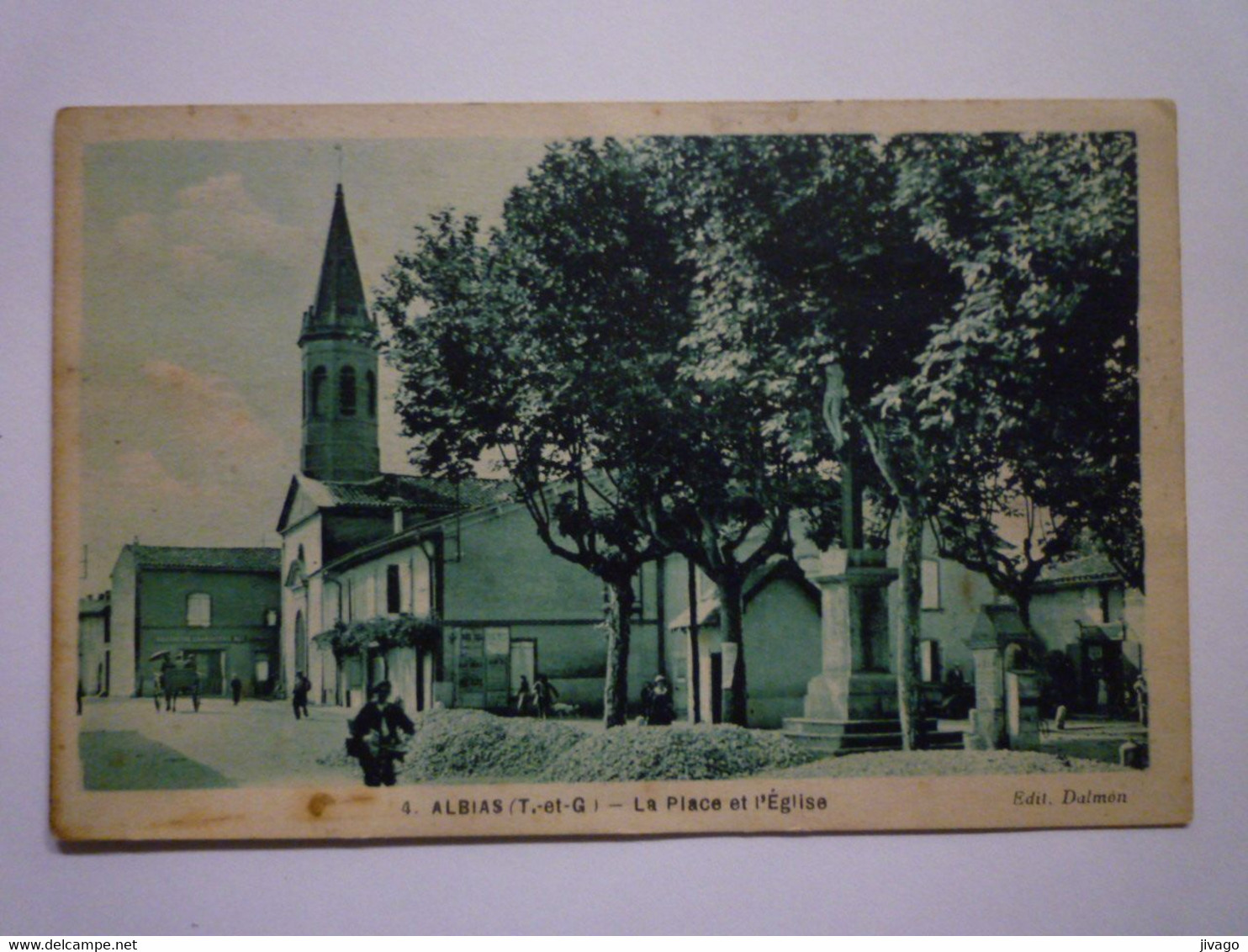 2021 - 250  ALBIAS  (Tarn-et-Garonne)  :  La Place Et L'Eglise   1947   XXX - Albias