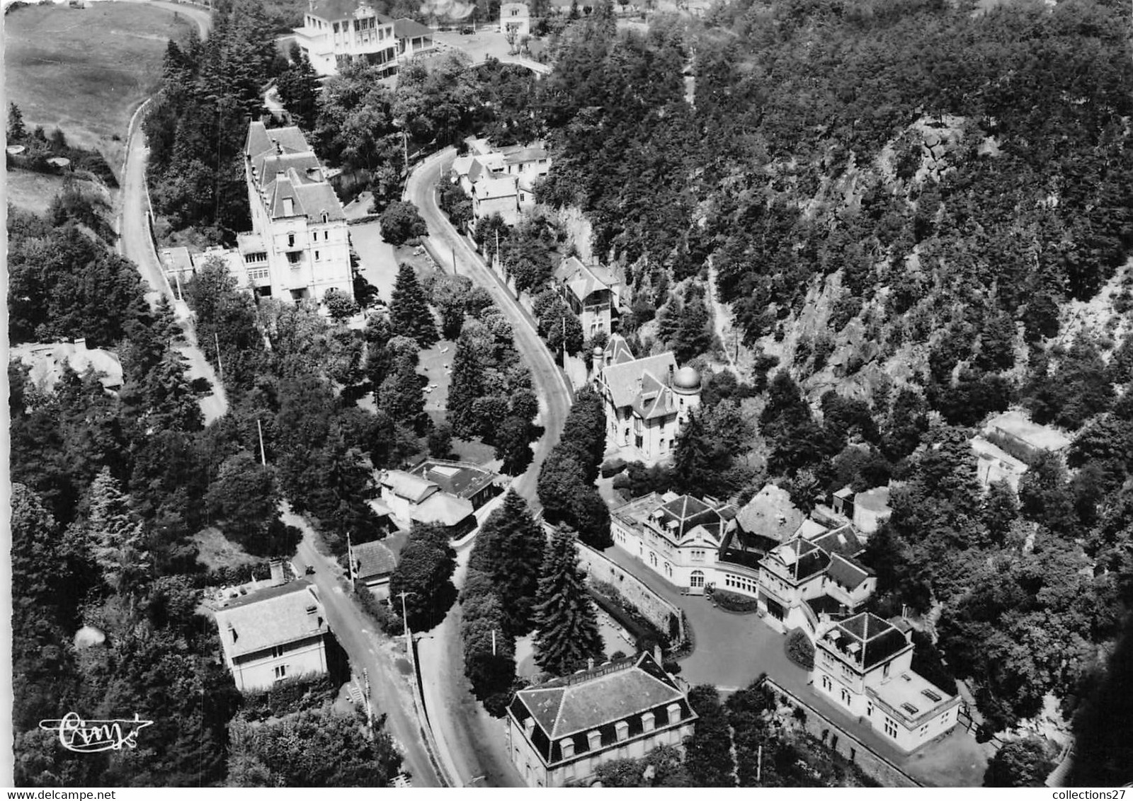 63-SAINT-NECTAIRE-LE-BAS-VUE AERIENNE SUR L'ETABLISSEMENT THERMAL ET LE PARC - Saint Nectaire