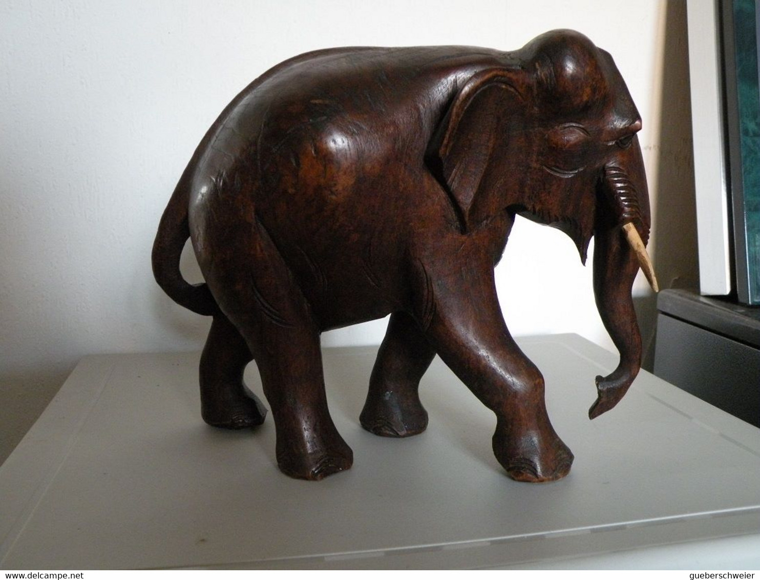 Elephant Miniature Éléphant Figurine Sculpture Bois Debout NL74 