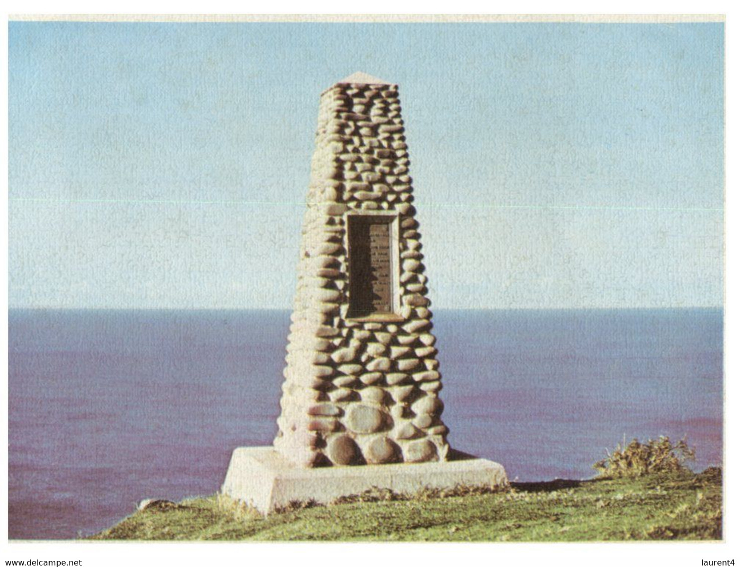 (EE 20) Australia - Norfolk Island - (Captain Cook Momument / Memorial) - Norfolk Island